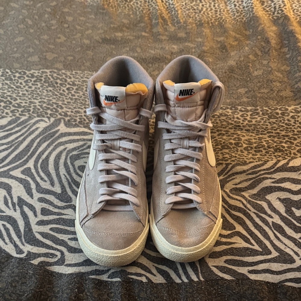 Nike Men's Gray and Cream High-Top Sneakers
